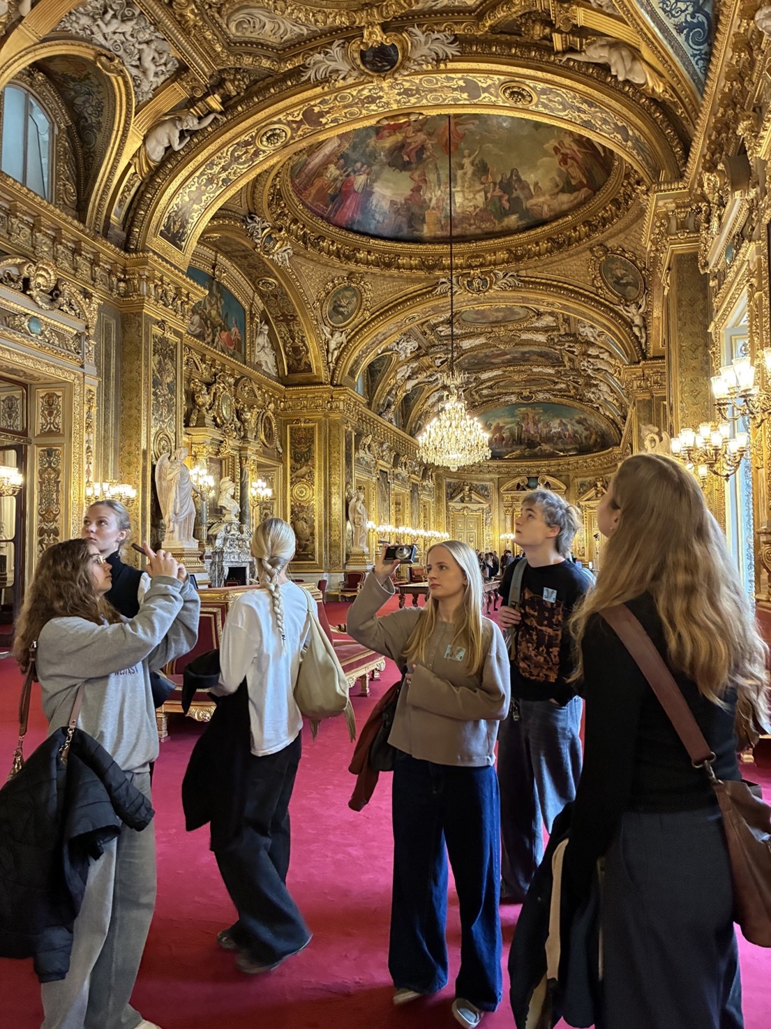 3.g. fransk-elever er på rundvisning i Senatet på deres sprogtur til Paris Franskelever_paris